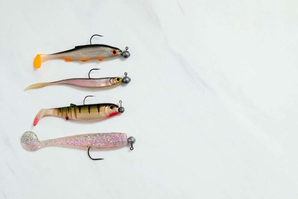 An informative guide on selecting the perfect bait for flounder fishing success.
